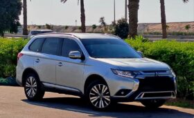 MITSUBISHI OUTLANDER 2022 2.4 4X4 GCC (899/-MONTHLY) 7 Seater